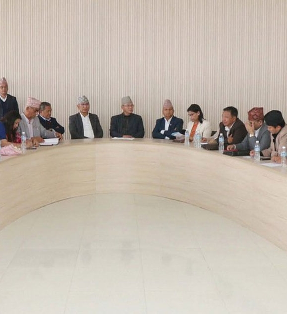 एमाले संसदीय दलको बैठक जारी, नेतृत्व चयन गर्ने तयारी