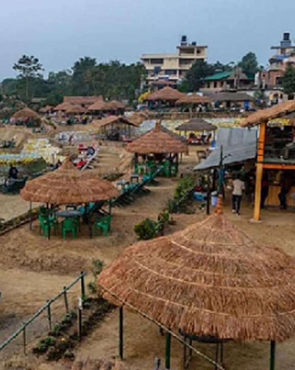 सौराहामा पर्यटकको चहलपहल बढ्यो