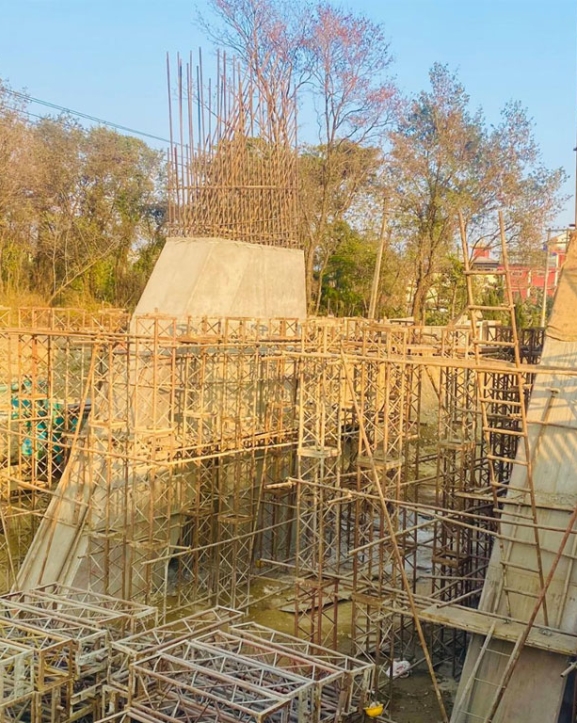 सेती नदीमा निर्माणाधीन ‘सिग्नेचर’ पुलको काम सुस्त