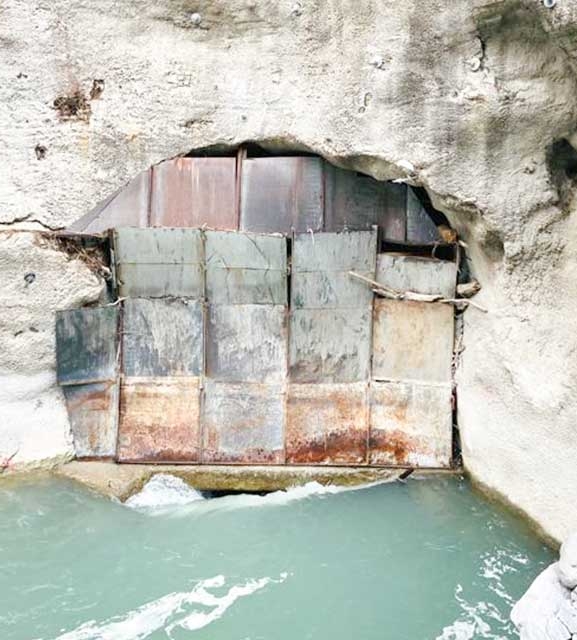 मेलम्चीको अस्थायी संरचनाले हैरानीमा उपत्यकावासी