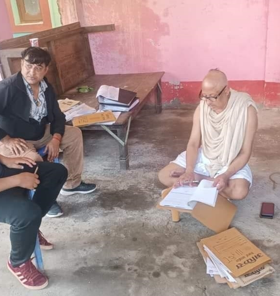 आमाको किरियासँगै प्रशासकीय काममा अधिकारी