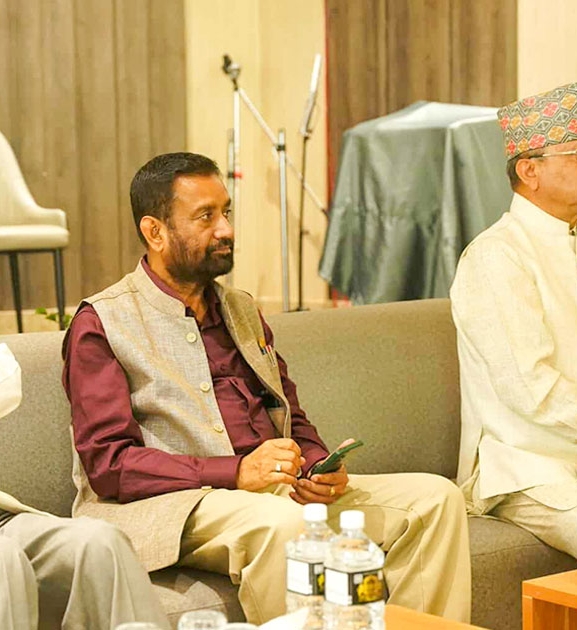 पूर्णबहादुर खड्काले बोलाएको बैठक जारी, को को सहभागी भए ?