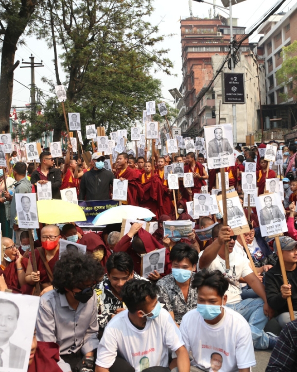 कुलमान घिसिङको पक्षमा काठमाडौंमा प्रदर्शन