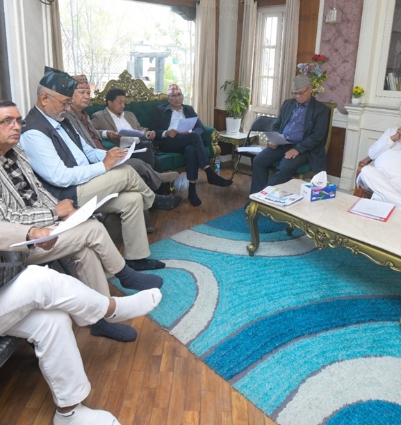 एमालेमा उकुसमुकुस, आत्मसमीक्षा र आरोप-प्रत्यारोपमा नेताहरू