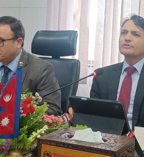 कतारमा तीन नेपालीलाई आममाफी