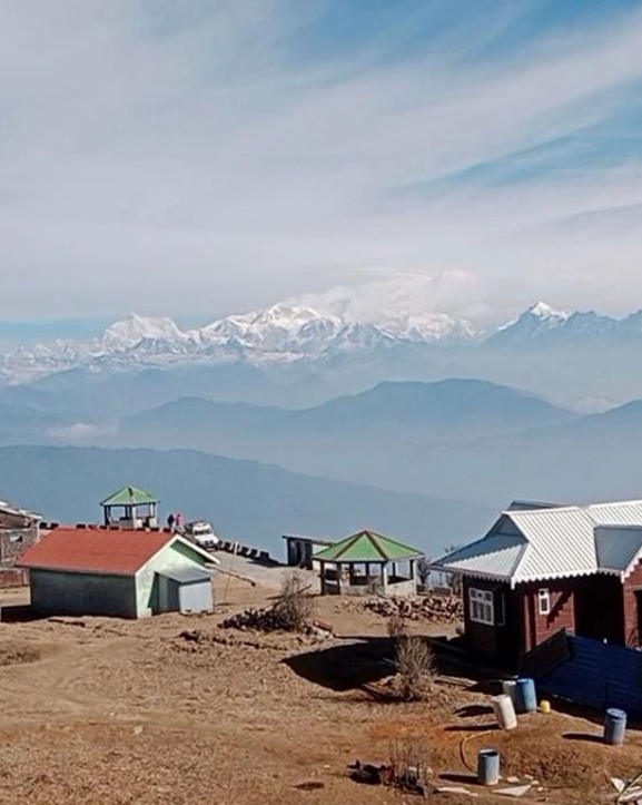 इलामका सीमावर्ती गाउँमा विद्यार्थी छन्, विद्यालय छैनन्