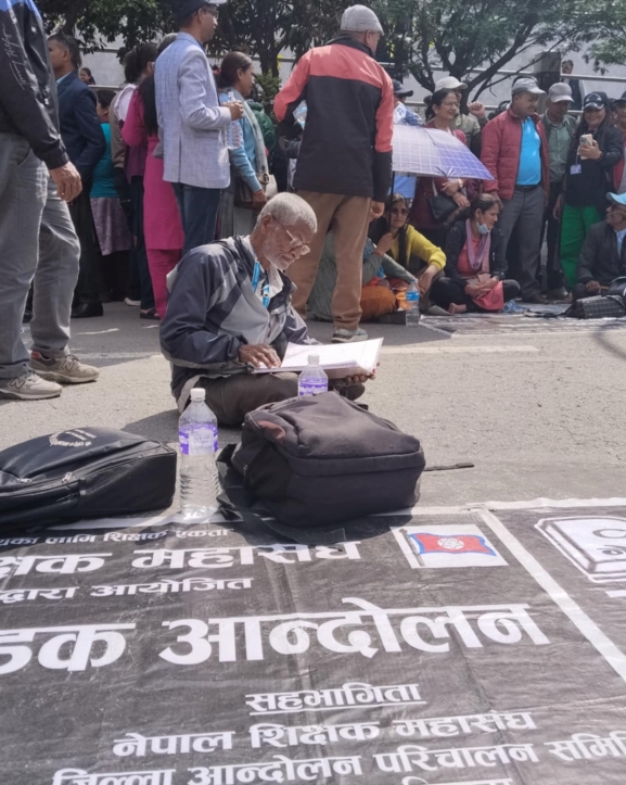 शिक्षकका माग सुन्दैन सरकार