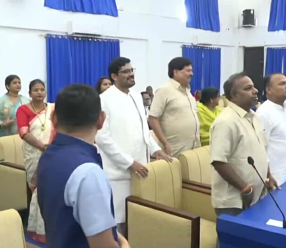 मधेश प्रदेश सभामा प्रतिपक्षी दलहरुको अवरोध कायमै, बैठक स्थगित