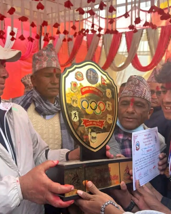 सिद्धार्थ माध्यमिक विद्यालयलाई उपाधि