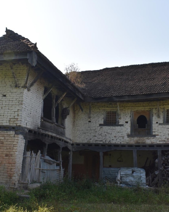 लोप हुँदै झिँगटीले छाएका घर, कालिगढ पाउनै मुस्किल