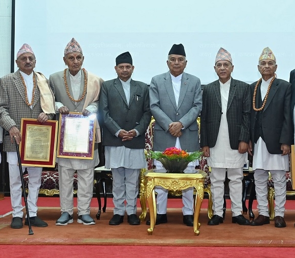 कुनै भाषाले कुनै भाषालाई निषेध गर्नुहुँदैन : राष्ट्रपति पौडेल