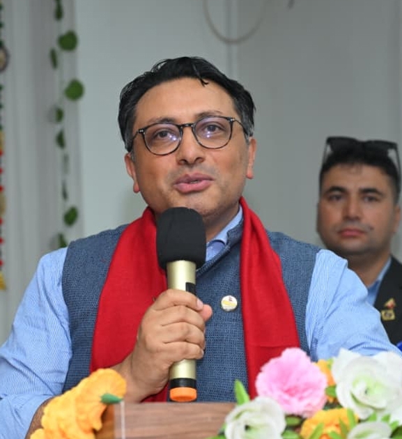 आफ्नै आम्दानीबाट देश बनाउने बजेट ल्याएको अर्थमन्त्री डा. स्वर्णिम वाग्लेको दाबी