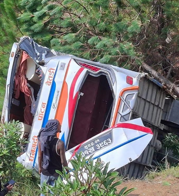 बैतडी बस दुर्घटना अपडेट : १७ जना घाइते, दुईको अवस्था गम्भीर