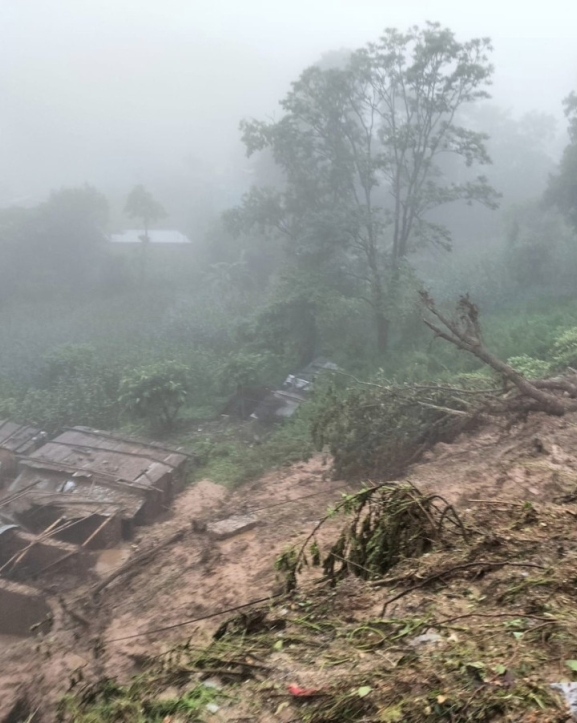 स्याङ्जामा पहिरामा पुरिएर तीन जनाको मृत्यु