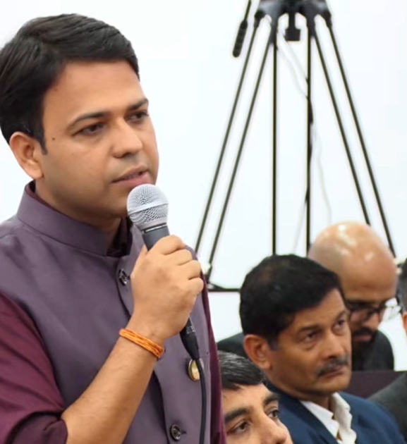 सरकारलाई रास्वपा महामन्त्रीको प्रश्न : ‘पुनर्निर्माणको गति सुस्त हुँदा बाढीपीडितले कसरी विश्वास गर्ने ?
