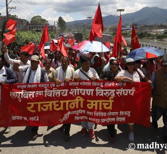 लघुवित्त तथा वित्तीय शोषणविरुद्ध ‘राजधानी मार्च’ (तस्बिरहरू)