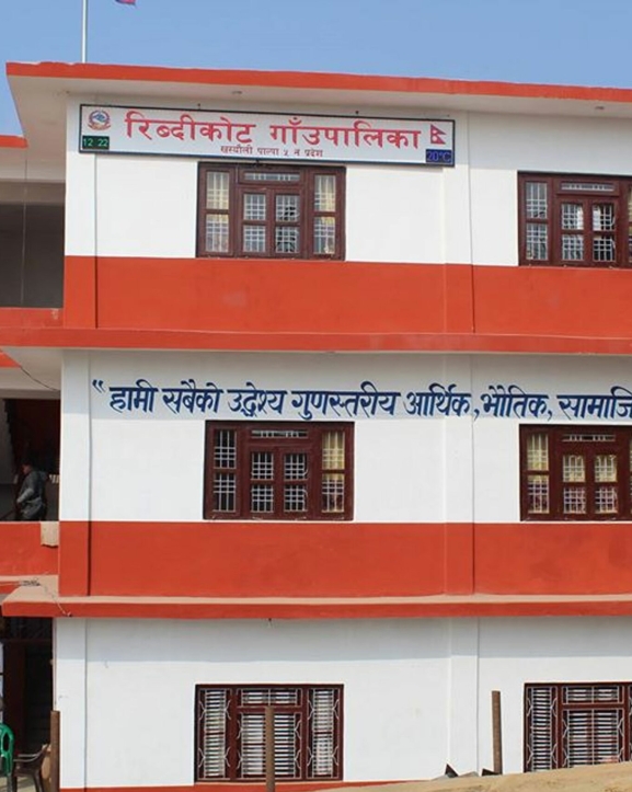 रिब्दीकोटमा एकल महिला पुरुषलाई सम्मान
