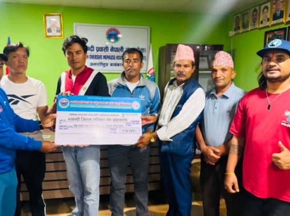 मोना कतार खेलकुद विभागद्वारा म्याग्दीमा भलिबल कभर्ड हल निर्माणका लागि एक लाख १५ हजार सहयोग