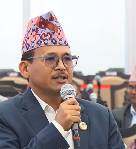 मिडिया हाउसअगाडि गाडी तेर्स्याउनेलाई कारबाही गर्न सांसद मल्लको माग