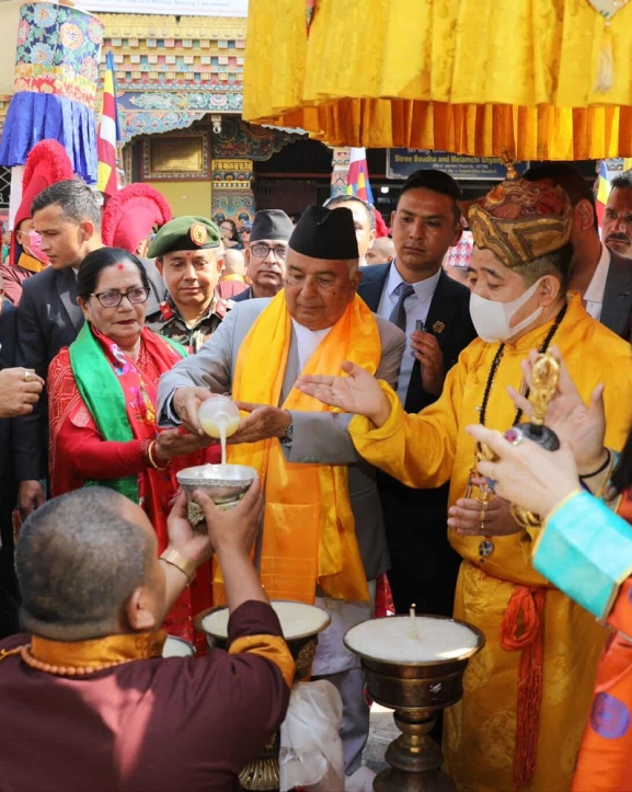राष्ट्रपतिद्वारा बौद्धस्थित ल्हाखाङ गुम्बामा पूजा
