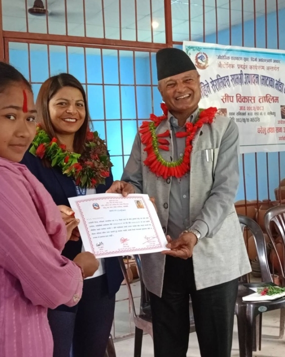 सीपले बदलिँदै गाउँको भविष्य