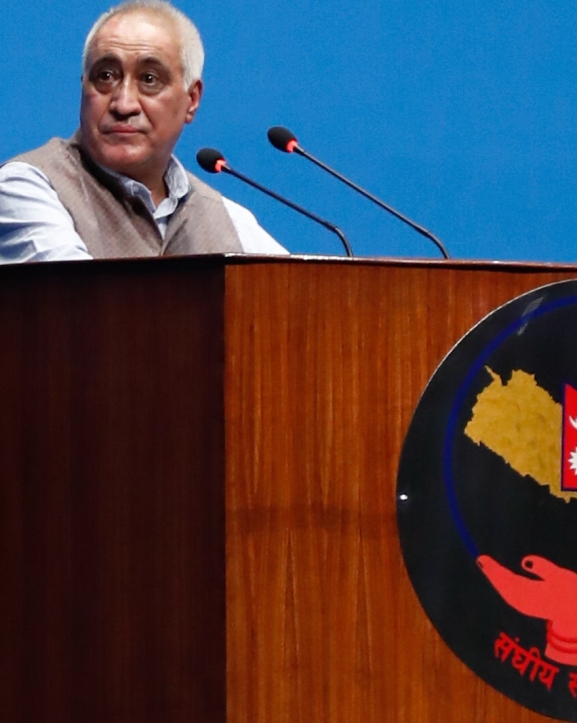 ‘न्यूनतम महसुल तिर्न नसकी लाइन काटिएका जनताका बारेमा पनि छलफल गरौँ ’