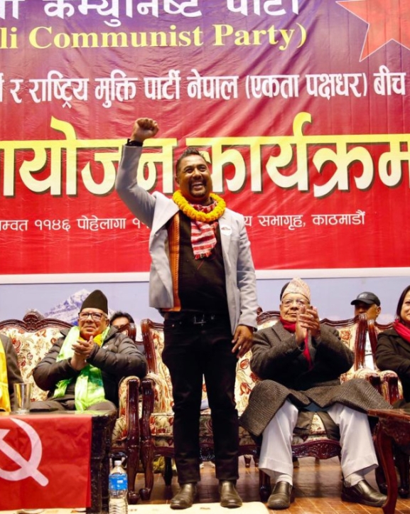 सुमन सायमी नेपाली कम्युनिष्ट पार्टीमा प्रवेश
