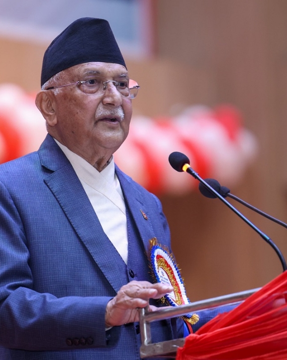 प्रधानमन्त्री ओलीको प्रश्न- 'कुनै कुर्सीमा लगेर राख्दैमा कोही शासक हुन्छ ? जनताले मानिदिनु परेन ?'