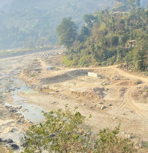 पुल निर्माण कार्य अलपत्र