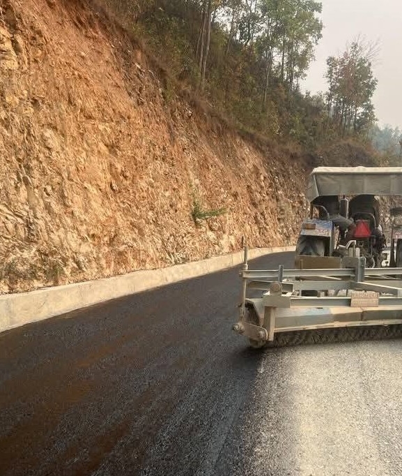 काभ्रे–कोशीपूर्वका दुई सडक स्तरोन्नति गरिँदै