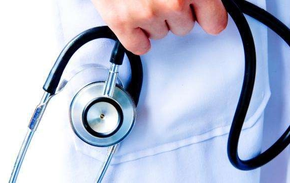 प्युठानमा अवैध स्वास्थ्य सेवा फस्टाउँदै, बिरामीको स्वास्थ्य जोखिममा
