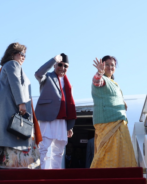 प्रधानमन्त्री ओली स्वदेश फिर्ता
