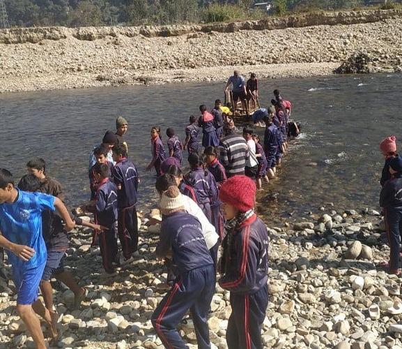 आँधीखोला तर्न फट्केको भर