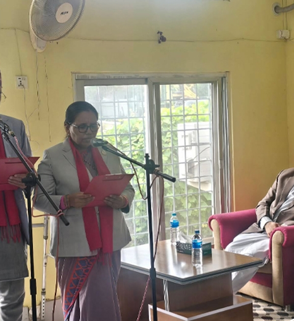 सुदूरपश्चिममा एमालेका तीन मन्त्री र एक राज्यमन्त्रीले लिए शपथ