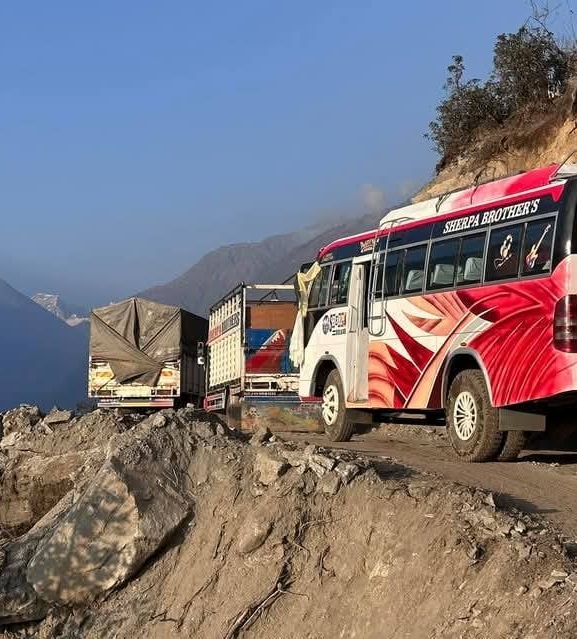 सल्लेरीबाट सुर्केसम्म यातायात सेवा सञ्चालन हुँदा पर्यटन व्यवसायी उत्साहित