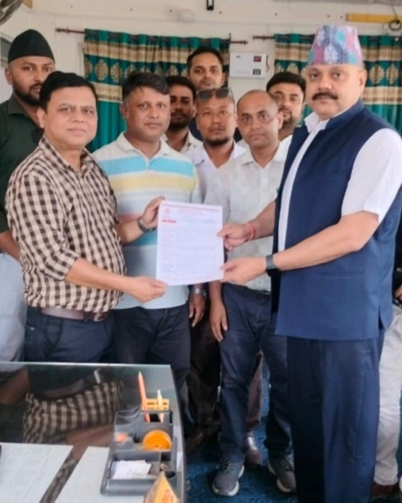 कोशी प्रदेश चिकित्सक संघले प्रशासनमार्फत प्रधानमन्त्रीलाई बुझायो ज्ञापनपत्र