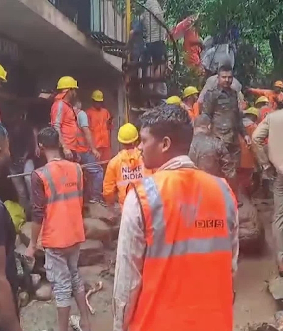 भारतको हिमाचल क्षेत्रमा विपदमा परेर ३०३ जनाको मृत्यु  