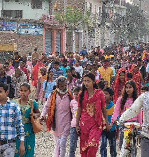 मध्यमा परिक्रमा : गुञ्जदै होरी गीत, रङ्गिदै माटो