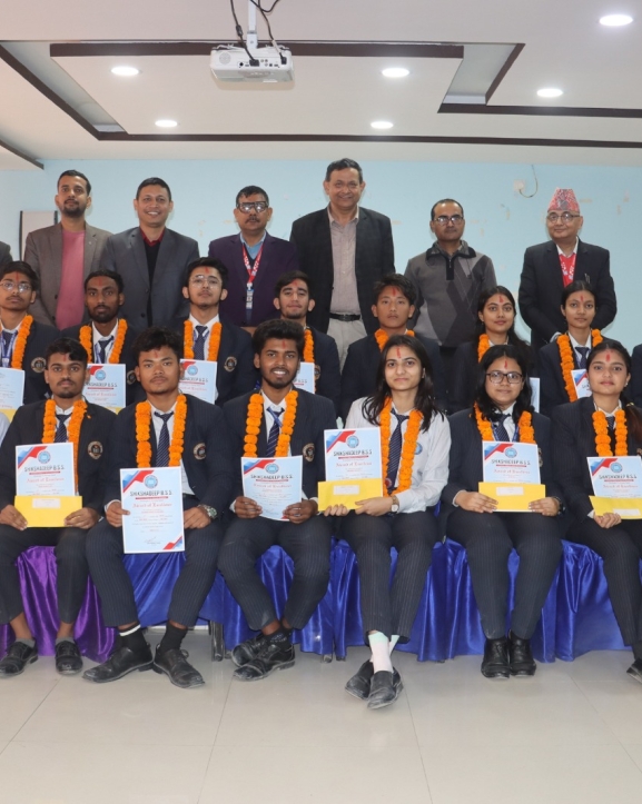 शिक्षादीप कलेजद्वारा उत्कृष्ट विद्यार्थी सम्मानित