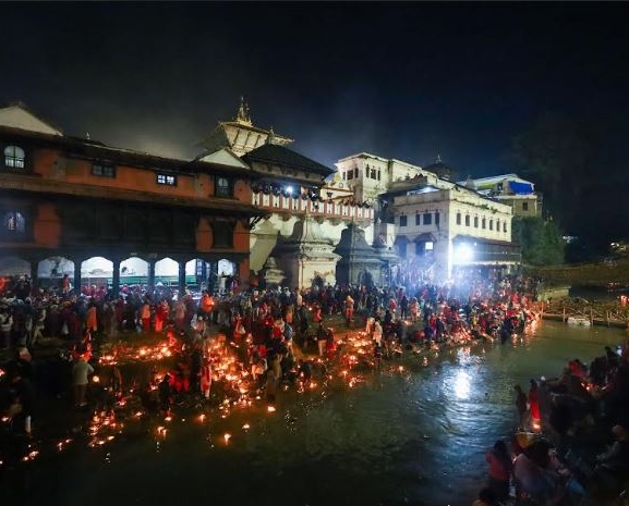 पशुपति क्षेत्रमा शतबीज छर्नेको भिड (फोटोफिचर) 