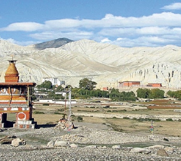 लेक लागेर बिरामी परेका पर्यटकको उद्धार