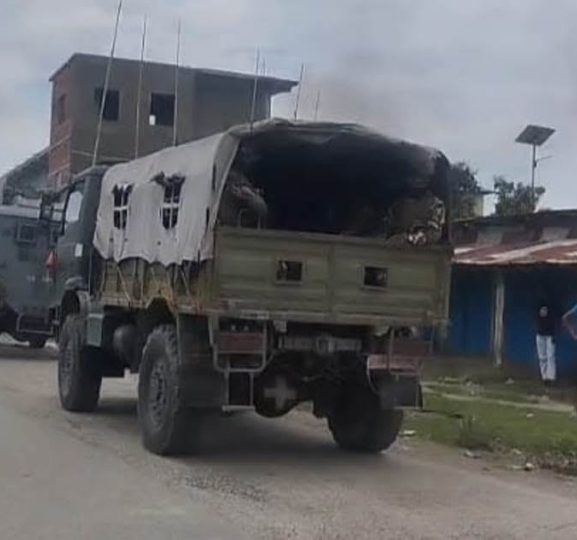सुनसरीको देवानगन्जमा कर्फ्यु उल्लंघन गर्दै प्रदर्शन, नेपाली सेना परिचालन