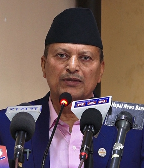भूमिहीनलाई छिट्टै लालपुर्जा दिन्छौं : मन्त्री अधिकारी