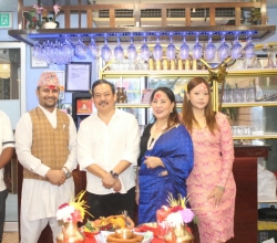 मलेसियामा यस वर्ष दसैंको रौनक झनै आकर्षक, नेपाली रेस्टुरेन्टहरूमा देखियो नेपालकै झल्को