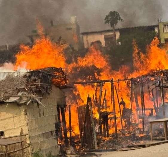 गरुडा आगलागी अपडेट : ७ घर जले, १३ लाख २० हजारको क्षति