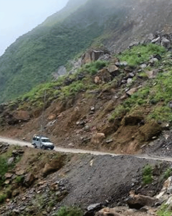 कालिकोटमा कर्णाली करिडोर र कालिकोट-जुम्ला सडकमा सवारी आवागमन बन्द