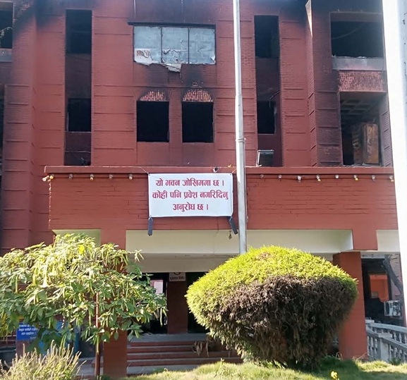 स्वास्थ्य मन्त्रालय आफैं अस्वस्थ 