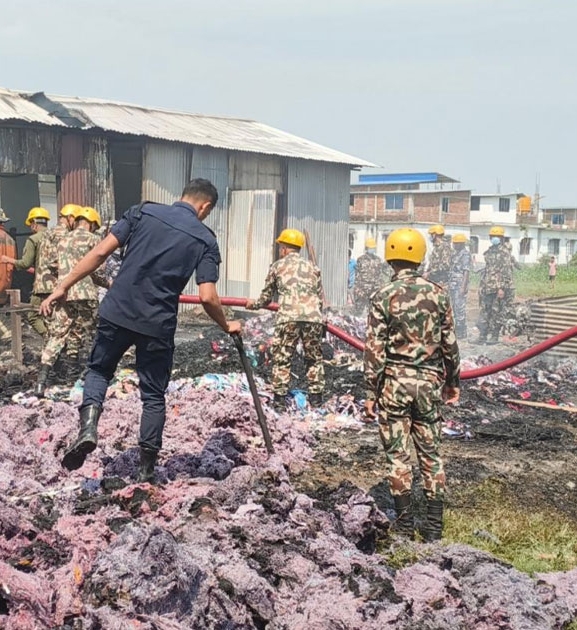 कपास प्रशोधन उद्योगमा आगलागी हुँदा लाखौँको क्षति
