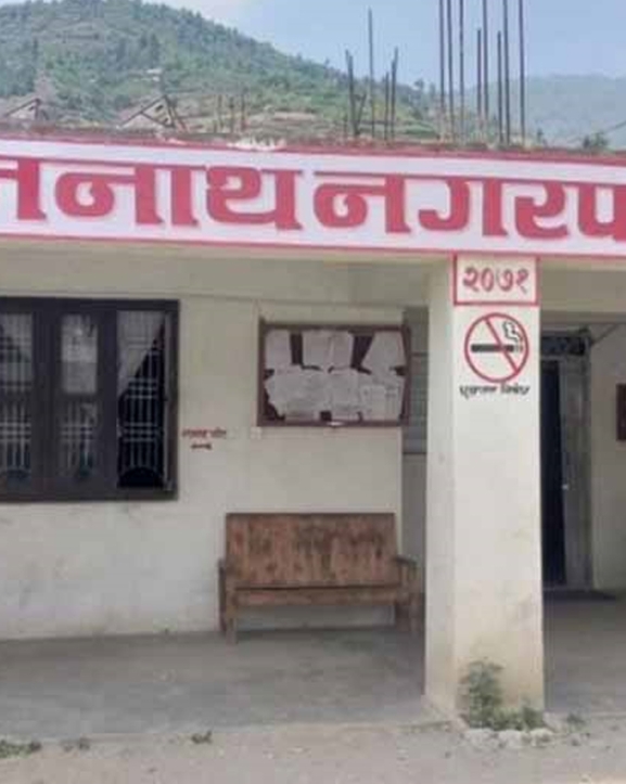 चन्दननाथमा चर्को विवाद : मेयर कठायतको उजुरीपछि पक्राउ परे प्रशासन प्रमुख बुढथापा