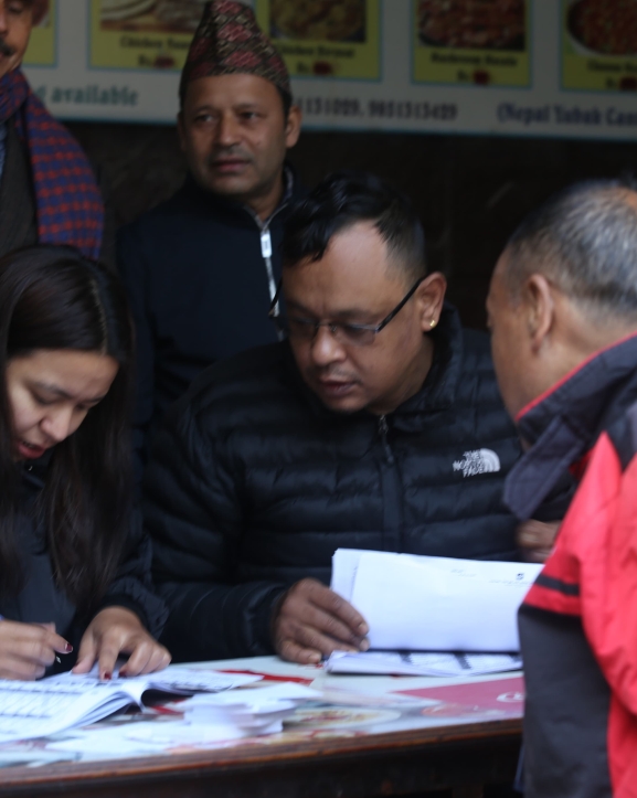 स्थानीय तह उपनिर्वाचनका लागि शान्तिपूर्ण मतदान हुँदै (तस्बिरसहित )